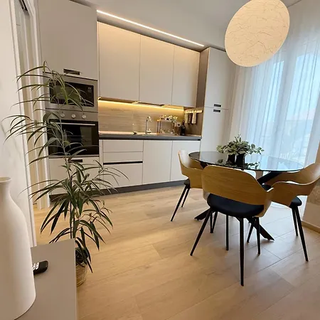 Appartement Bilocale In Centro Con Garage