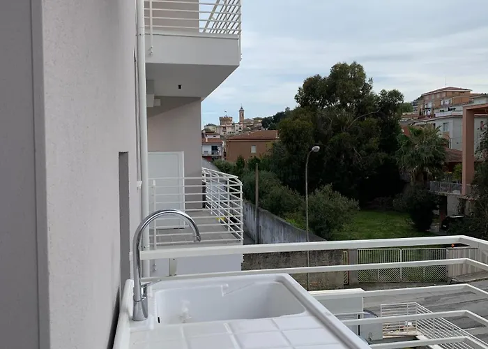 Con Garage A Due Passi Dal Centro Διαμέρισμα Σαν Μπενεντέτο ντελ Τρόντο