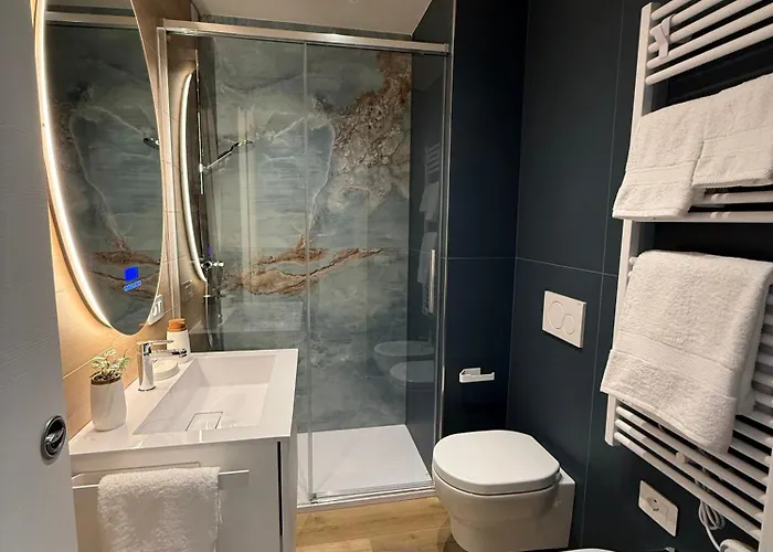 Con Garage A Due Passi Dal Centro *