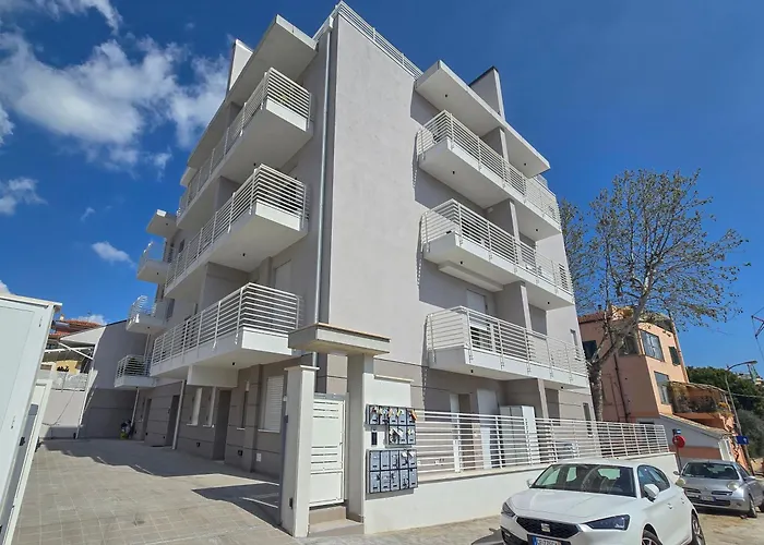 Con Garage A Due Passi Dal Centro Διαμέρισμα Σαν Μπενεντέτο ντελ Τρόντο