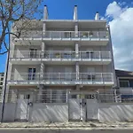 Con Garage A Due Passi Dal Centro *