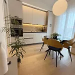 Con Garage A Due Passi Dal Centro Apartamento