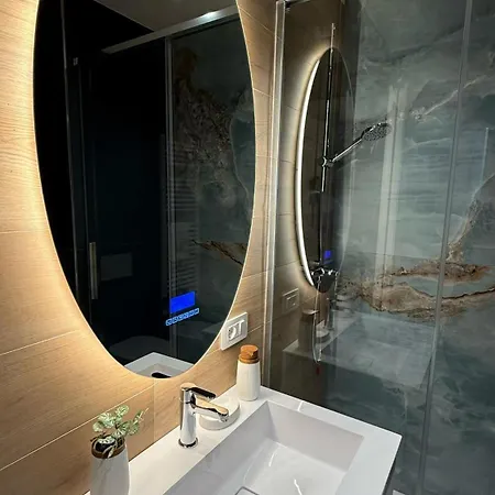 Bilocale In Centro Con Garage Apartament