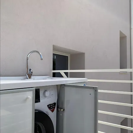 Bilocale In Centro Con Garage