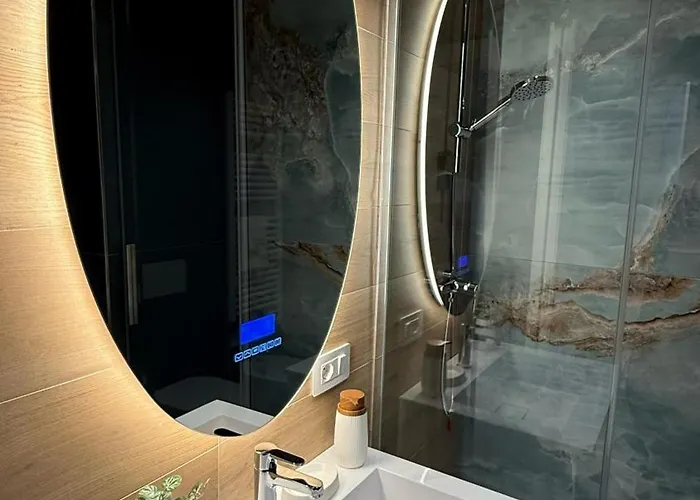 Con Garage A Due Passi Dal Centro Apartment